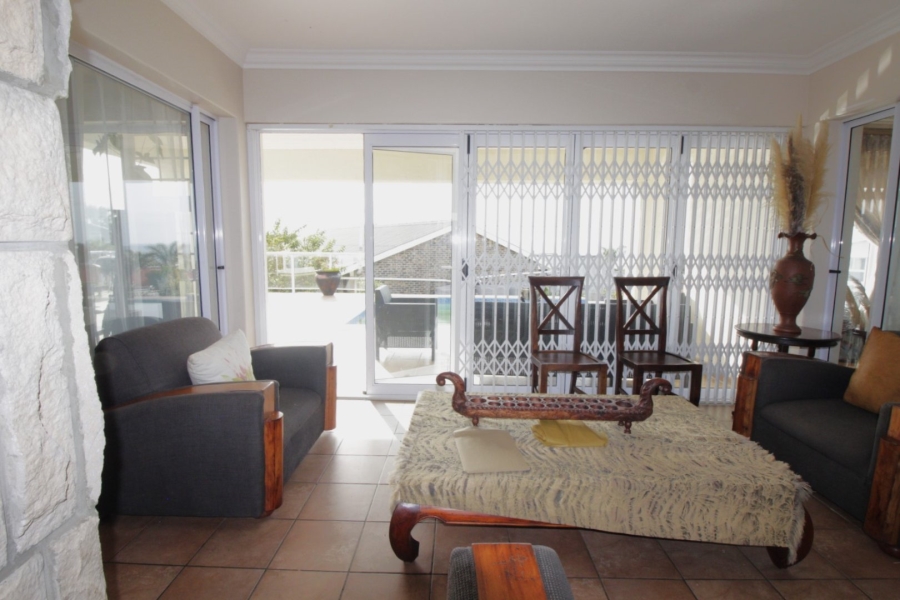 3 Bedroom Property for Sale in Wavecrest Eastern Cape